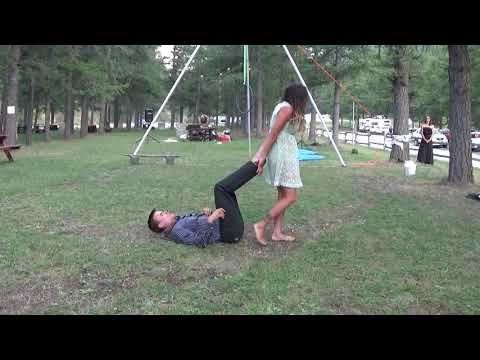 Acroduo, acroyoga, Matteo Bermond e Marica Vinassa. Komorebi