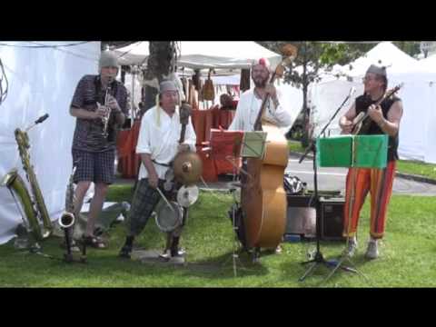 Motovidlo Praha - Motovidlo Praha: 1. Pred muzikú verbuňk chasa stójí (lidová) 2