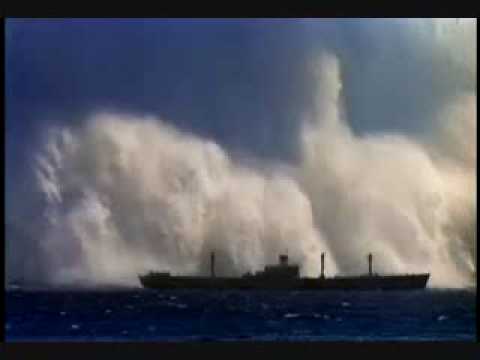 susto após  grande explosão no mar