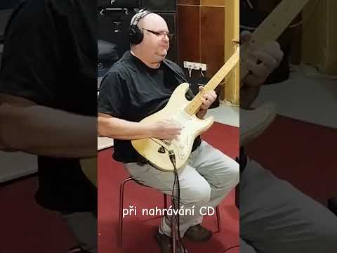 Rock & Roll Band Marcela Woodmana a hostující muzikant Radek Pastrňák z Buty při nahrávání nového CD