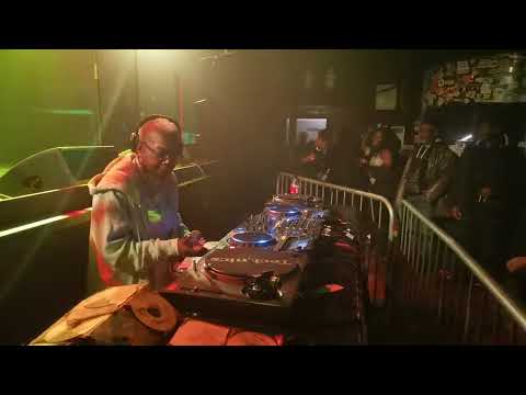 Akabu Queens @ Hootananny 23Mar23 Pt 21 (DJ)