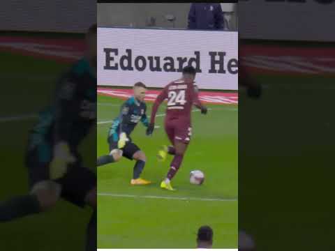 But Mémorable #4 : Leya Iseka #ol 🦁 VS #fcmetz 🇱🇻 (0-1)