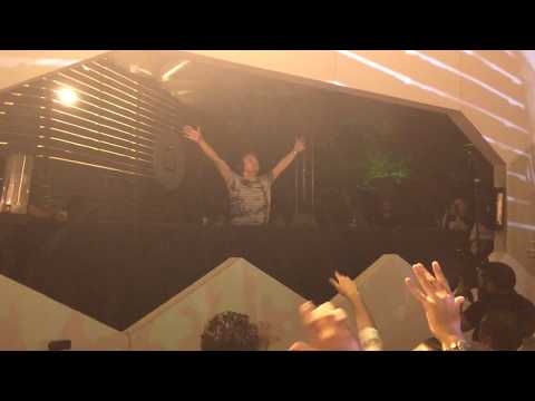 Davey Asprey - Fallout (Armin van Buuren mashup) [LIVE]