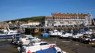preview picture of video '4K Panasonic GH4 (hand held) video of West Bay on Jurassic Coast'