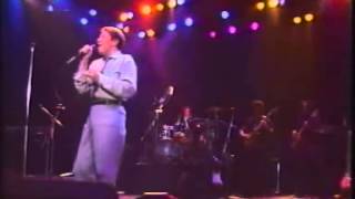 Favorite:  Robert Palmer:   Looking For Clues- Live