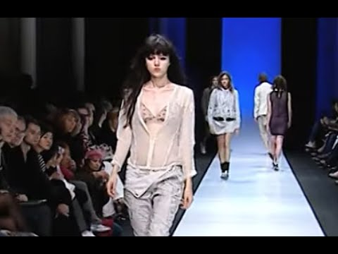 ZUCCA Spring 2004 Paris - Fashion Channel