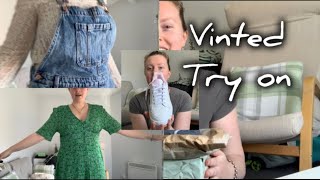 Sustainable fashion, vinted shop and try on!