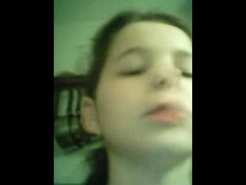 Shannon chante la reine des neige