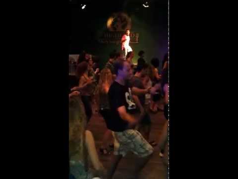 Ven a Bailar los Martes Con Sixto Duque Clases Animaciones y Ruedas Cubanas