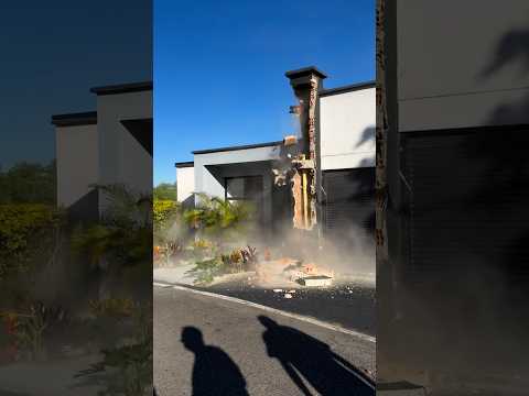 Family watches helplessly as Colombia quake destroys home