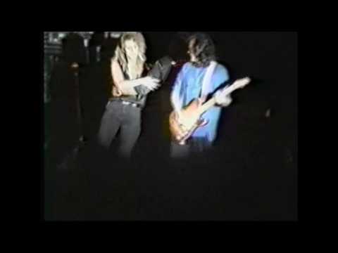 Intoxicated Blond Mounts Stage, Attacks Dave Davies The Kinks You Really Got Me