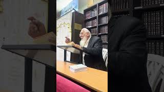 פרק ג פרקי אבות/ הגאון הרב שלמה מדינה (רדיו כל האמת) - התמונה מוצגת ישירות מתוך אתר האינטרנט יוטיוב. זכויות היוצרים בתמונה שייכות ליוצרה. קישור קרדיט למקור התוכן נמצא בתוך דף הסרטון