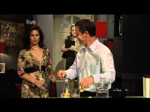 Jane Hall Cleavage 30-05-08