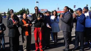 preview picture of video 'Inglewood Turkey Giveaway 2014'