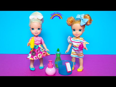 Cleaning Up! Elsa and Anna clean Messy Room