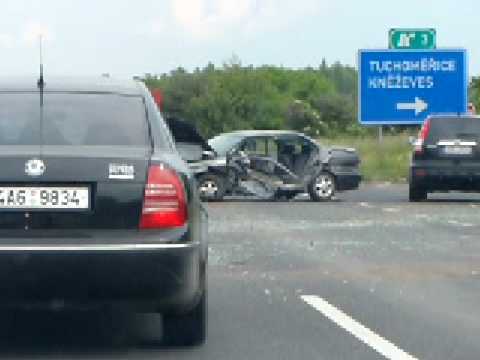 Nehoda na  dálnici Slaný -Praha