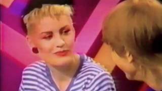 Bananarama - Rough Justice Live, Siobhan Fahey interview - EarSay, 1984