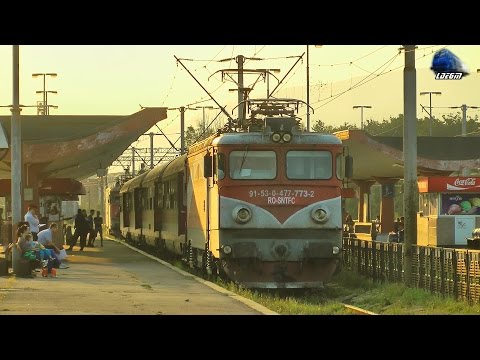 Delfinu 477-773-2 & IR1646 Targu Mures-Bucuresti Nord in Gara Brasov Station - 08 September 2016