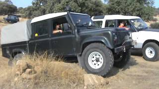 preview picture of video 'Calentamiento coches Lando Rover Ibérico 2011 en Segurilla'