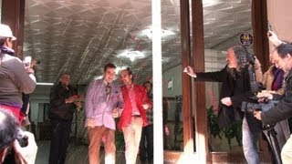 Download lagu Gay couple celebrates Uruguay's first public same-sex marriage mp3 Download lagu Gay couple celebrates Uruguay's first public same-sex marriage mp3