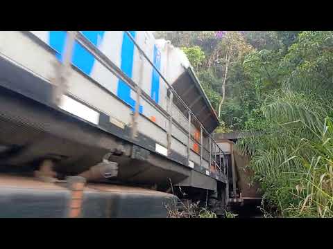 TREM SAINDO DO FAMOSO TUNEL DE CAMPOS ALTOS MG