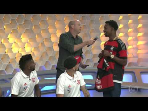 Torcedor devolve camisa de Rodinei do Flamengo