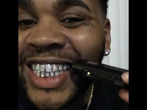 Kevin Gates: Stunting on the haters he Put diamond tester on his teeth
