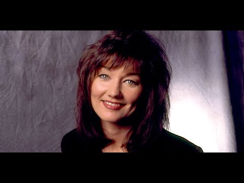 Country Singer Lari White Has Died At Age 52 After Battling Cancer