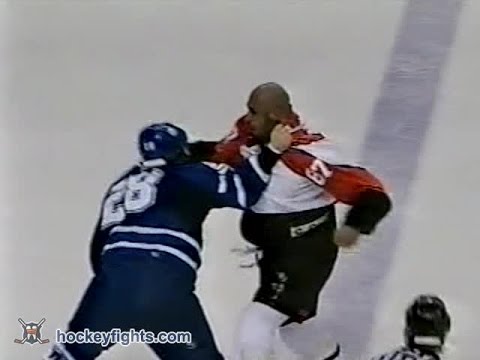 Tie Domi vs Donald Brashear