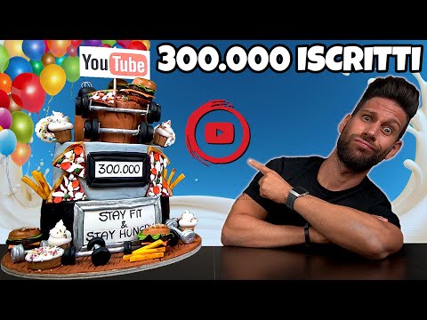 FESTEGGIO I 300.000 ISCRITTI SU YOUTUBE con 3 KG di TORTA SPONGE CAKE A 3 PIANI (11000 Calorie)