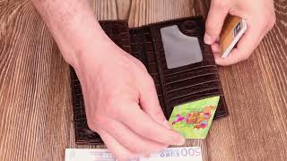 Практичный мужской вертикальный кошелек из натуральной кожи с тиснением под крокодила Canpellini 21907 коричневый