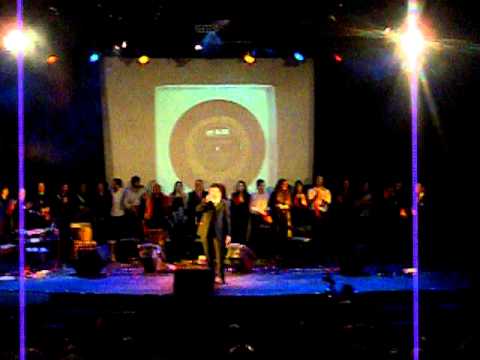 Final del 35º aniversario de Edgardo Sarian con la música Armenia.