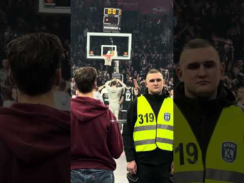 Isak Bonga skandira: 