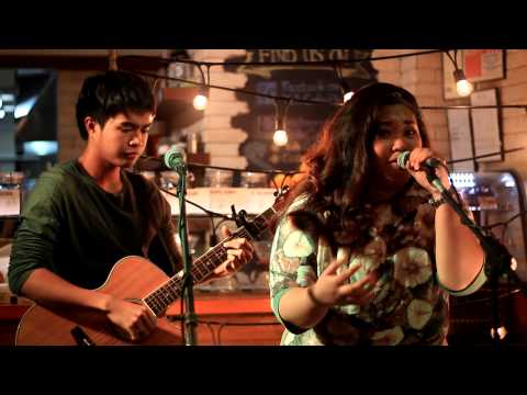 Lourdes Maglinte - Empty Sheets (Live)  @ Cuppa Folk, Yolk Coffee & Breakfast