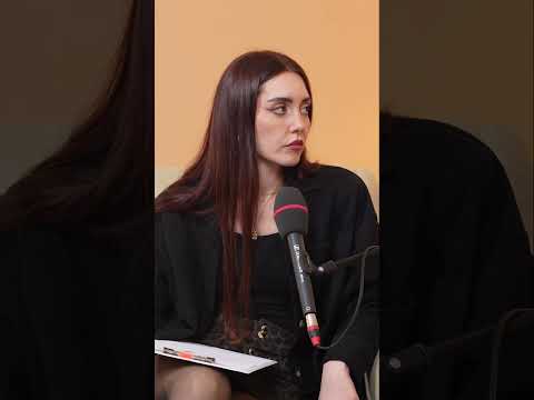 Monogamous or polyamorous couple?