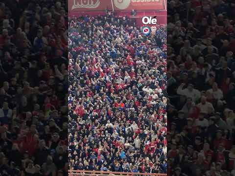 "La hinchada de ARGENTINOS tras PASAR A SEMIS " Barra: Los Ninjas &bull; Club: Argentinos Juniors &bull; País: Argentina