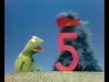 Sesamstraat Kermit Demonstreert Het Cijfer 5