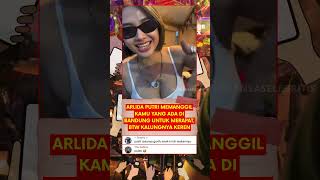 Download lagu Arlida Putri's necklace is so cool mp3