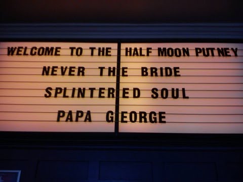 Splintered Soul, live at 'The Half Moon' in Putney, London (Acoustic)
