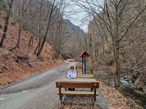 Cascada Lotrisor si Hotelul Izvoare din Caciulata !