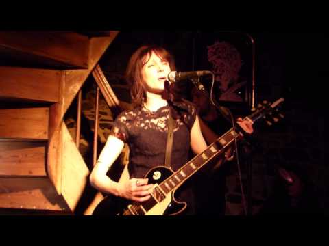 Suzie Stapleton : 6ft Away @ Le Chaland Qui Passe, Binic, le 04 Nov 2014