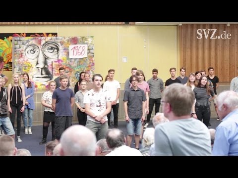 14. Häftlingstreffen in Bützower Gymnasium