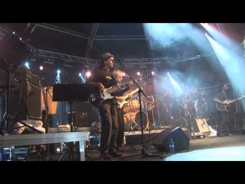 Orquestra Plateria & Bailongu plaça Catalunya 2009 (Cha-cha-cha)