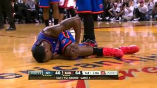 Iman Shumpert Injured as he pulls up limp and falls to the floor clutching his knee