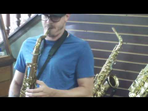 Ben Reece Plays a Gold Plated Berg Fat Body 1950's