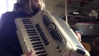 Öhrmpolska efter Folke Starkman played on accordion by Aaron Seeman (Duckmandu)