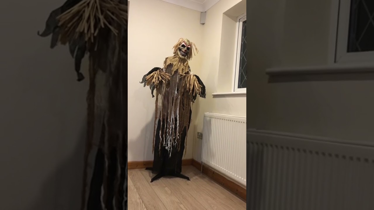 Halloween Haunted Hallows Standing Scarecrow Prop Reviewed By Horrorfields #halloween2022 #halloween