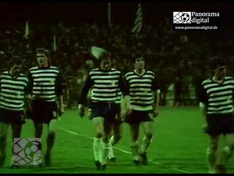 Erschöpfte und glückliche Spieler des FC Carl Zeiss Jena nach dem Sieg über Benfica Lissabon 1980/81