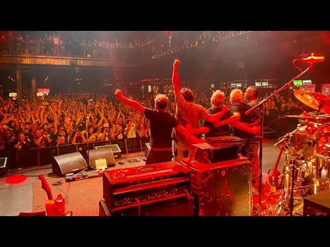 Ween 10/3/21 Las Vegas @ Brooklyn Bowl - Fluffy