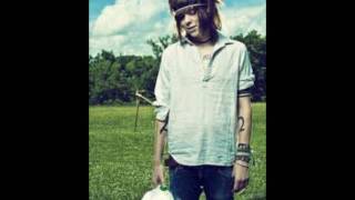 NeverShoutNever  - Talk is cheap (Lyrics)